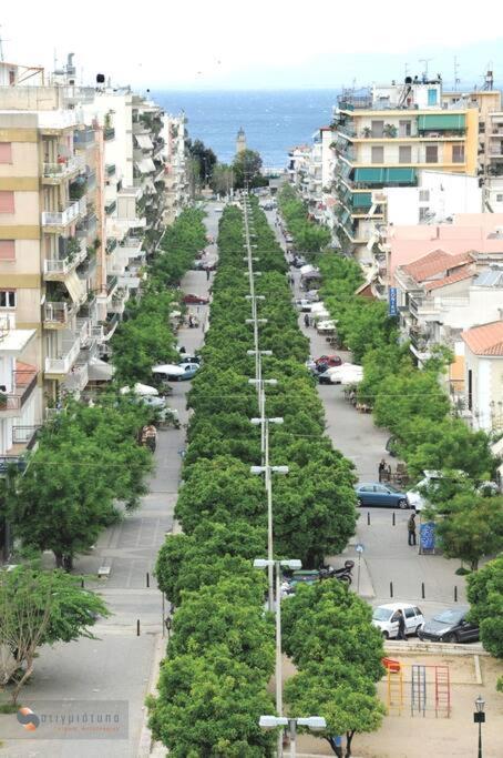 Theano'S Cozy & Quiet Lux Central Flat - Wifi & Full Amenities Patras Buitenkant foto