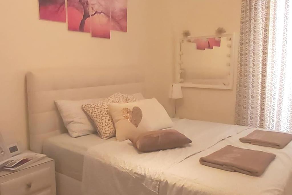 Theano'S Cozy & Quiet Lux Central Flat - Wifi & Full Amenities Patras Buitenkant foto