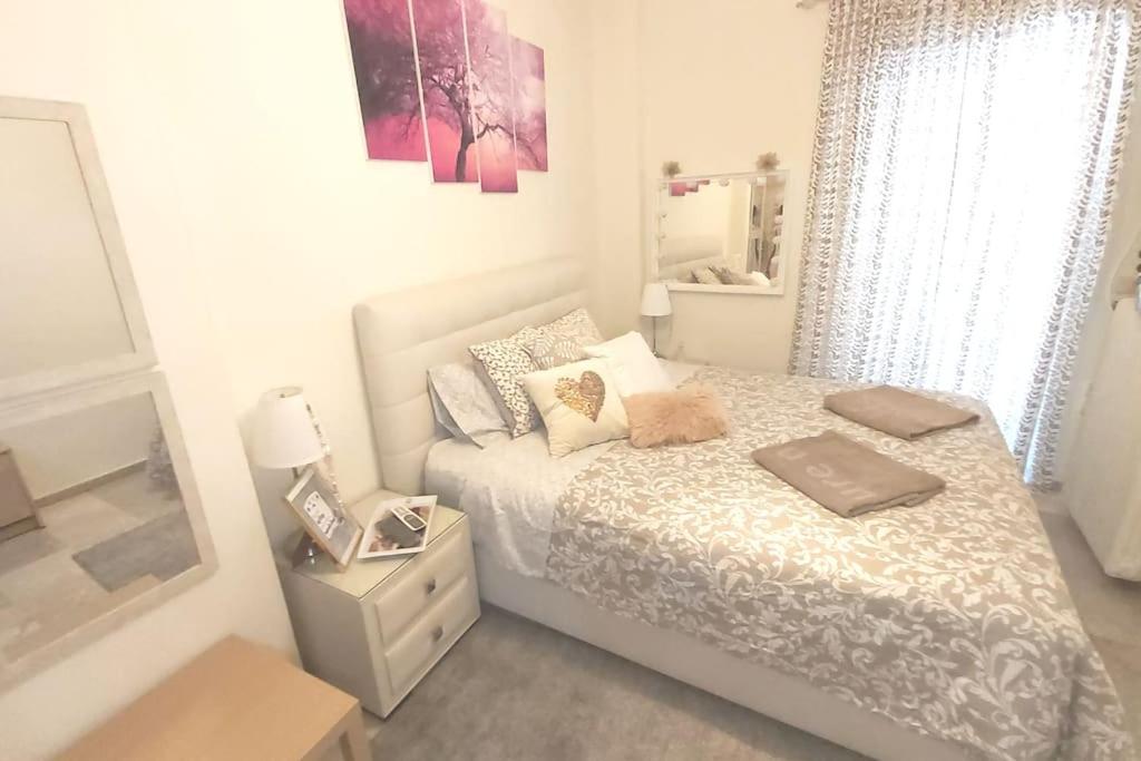 Theano'S Cozy & Quiet Lux Central Flat - Wifi & Full Amenities Patras Buitenkant foto