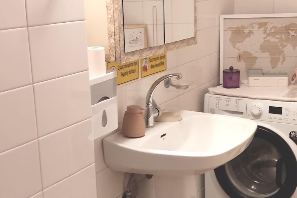 Theano'S Cozy & Quiet Lux Central Flat - Wifi & Full Amenities Patras Buitenkant foto