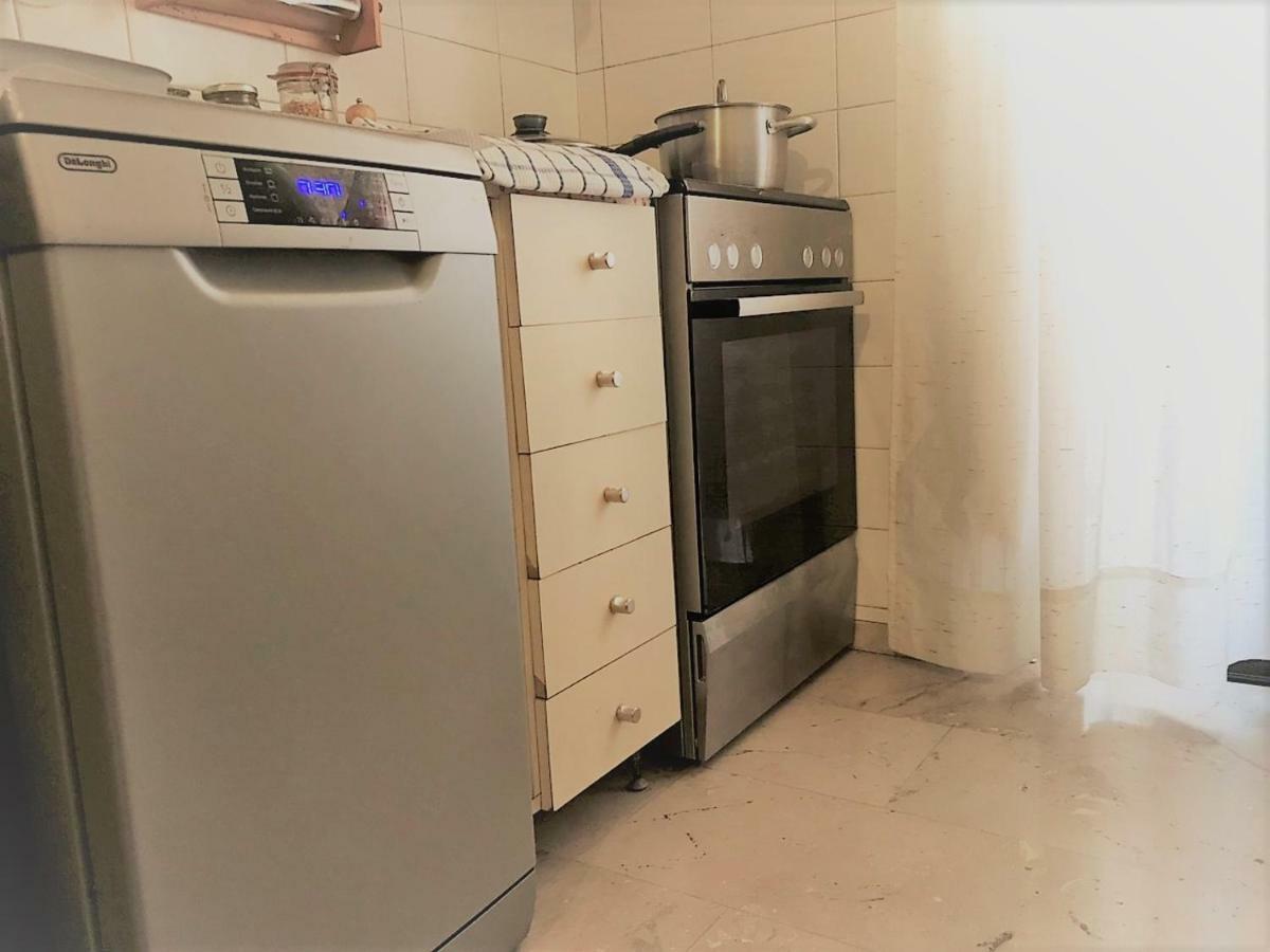 Theano'S Cozy & Quiet Lux Central Flat - Wifi & Full Amenities Patras Buitenkant foto